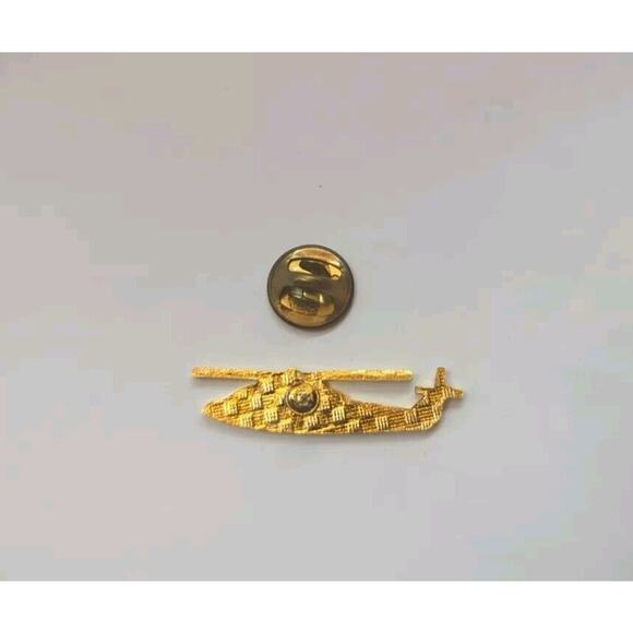 Skymed Air Care Team Rescue Medical Helicopter Pin Pinback - Picture 4 of 4